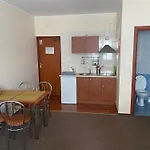 Quarto em Acomodações Particulares Delfin Goscinne *