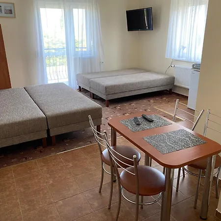 Quarto em Acomodações Particulares Delfin Goscinne *
